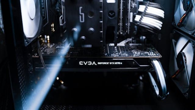 GeForce-näytönohjain asennettuna pelitietokoneeseen